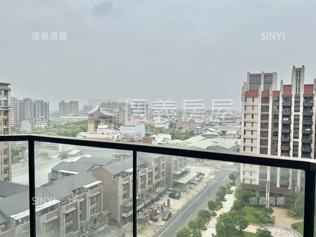 次頂樓溫馨裝潢三房車位房屋室內格局與周邊環境