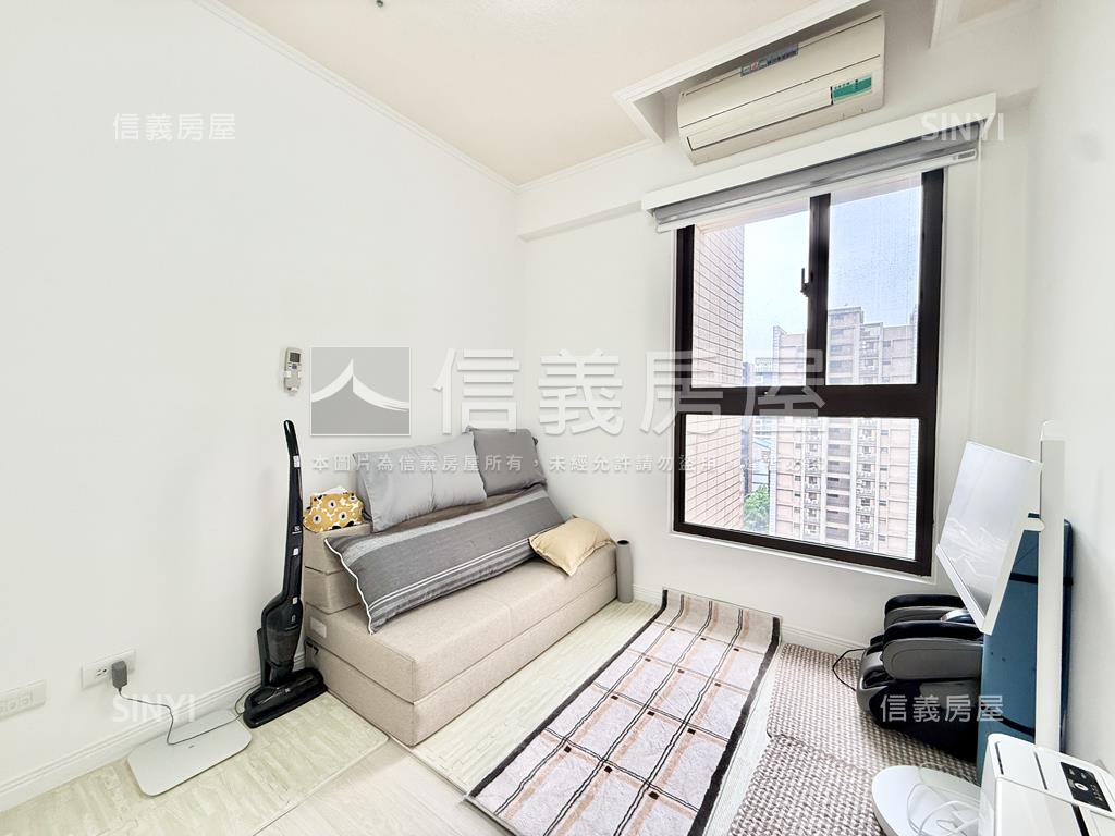 次頂樓溫馨裝潢三房車位房屋室內格局與周邊環境