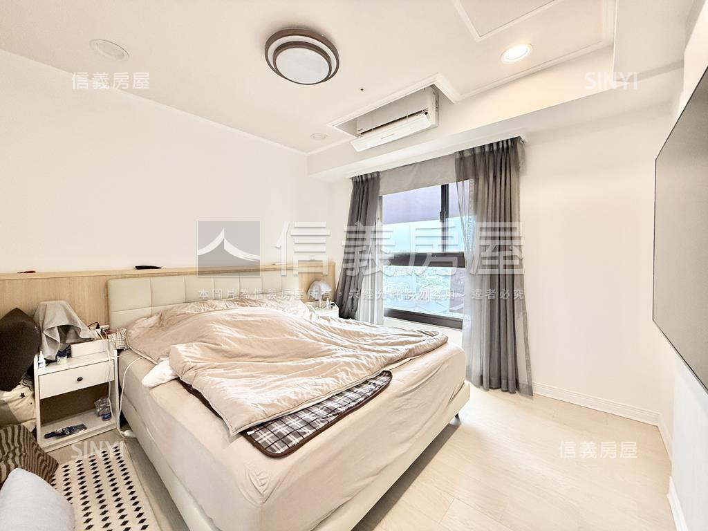 次頂樓溫馨裝潢三房車位房屋室內格局與周邊環境