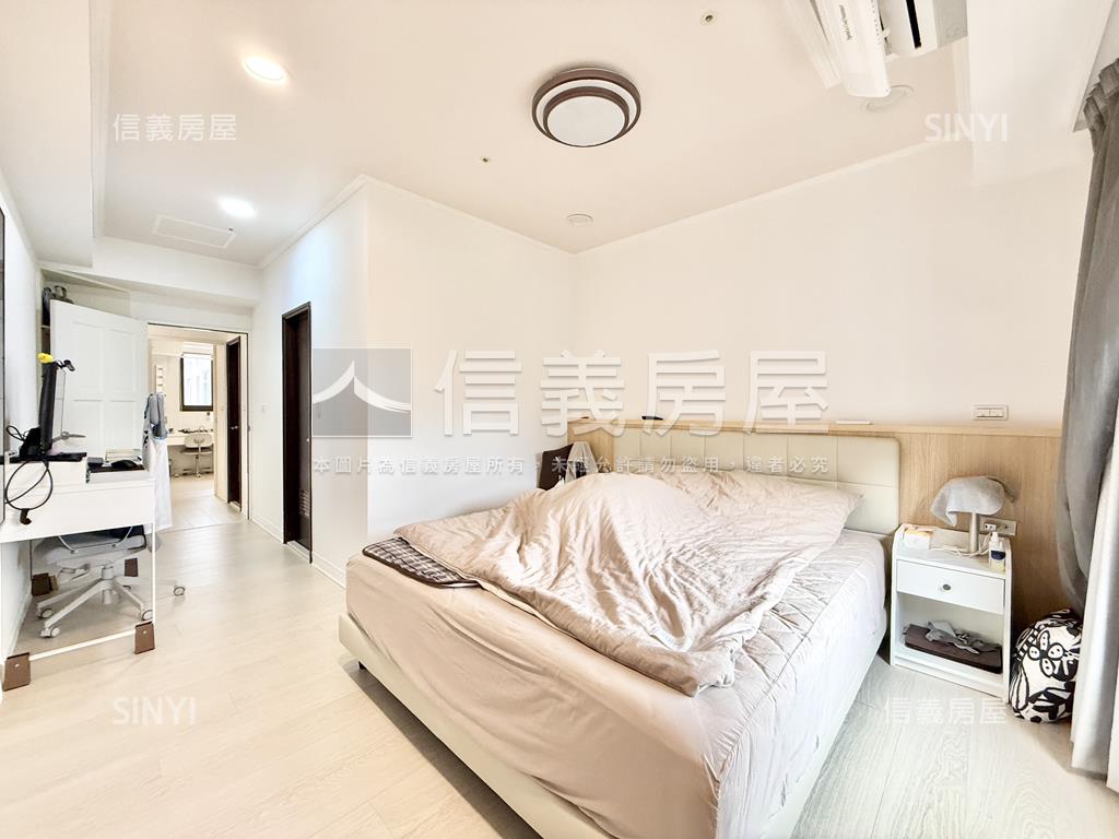 次頂樓溫馨裝潢三房車位房屋室內格局與周邊環境