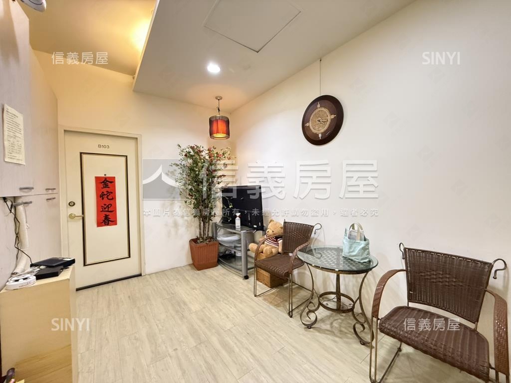 青島稀有挑高４米可營登房屋室內格局與周邊環境