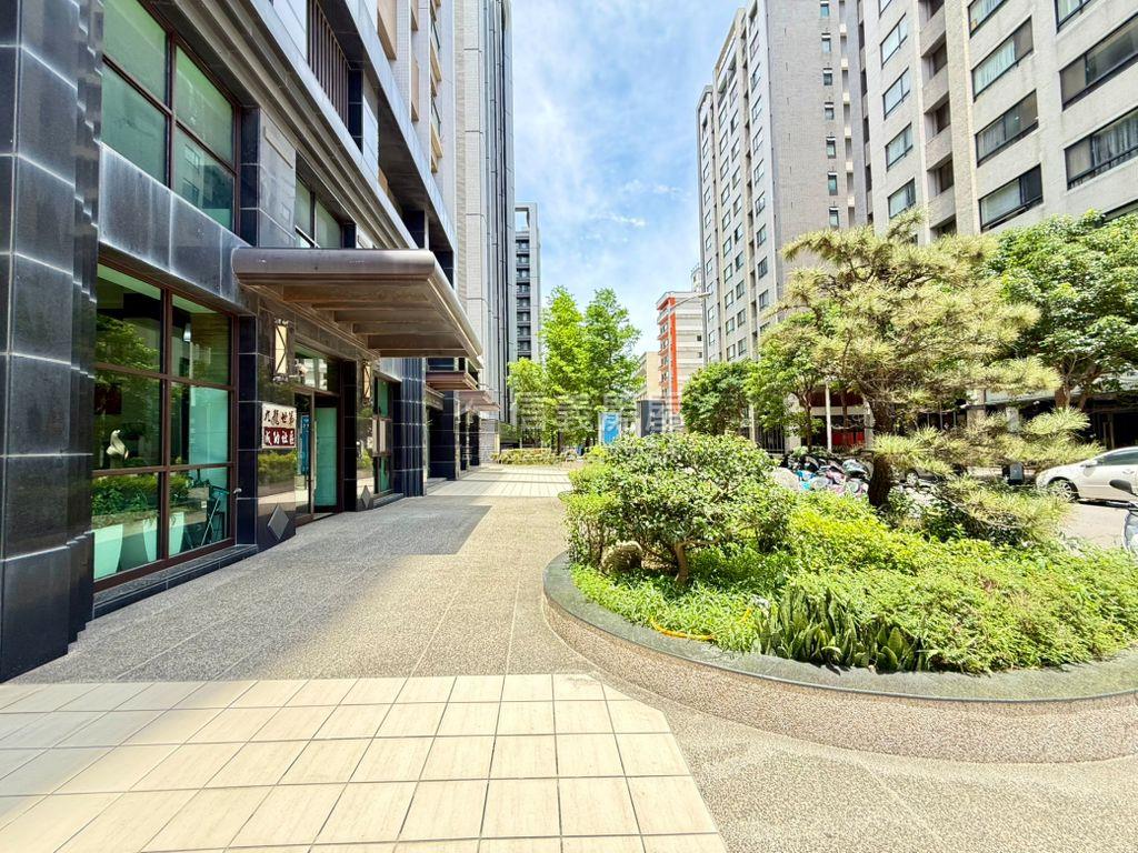 成功國中舒適裝潢採光三房房屋室內格局與周邊環境