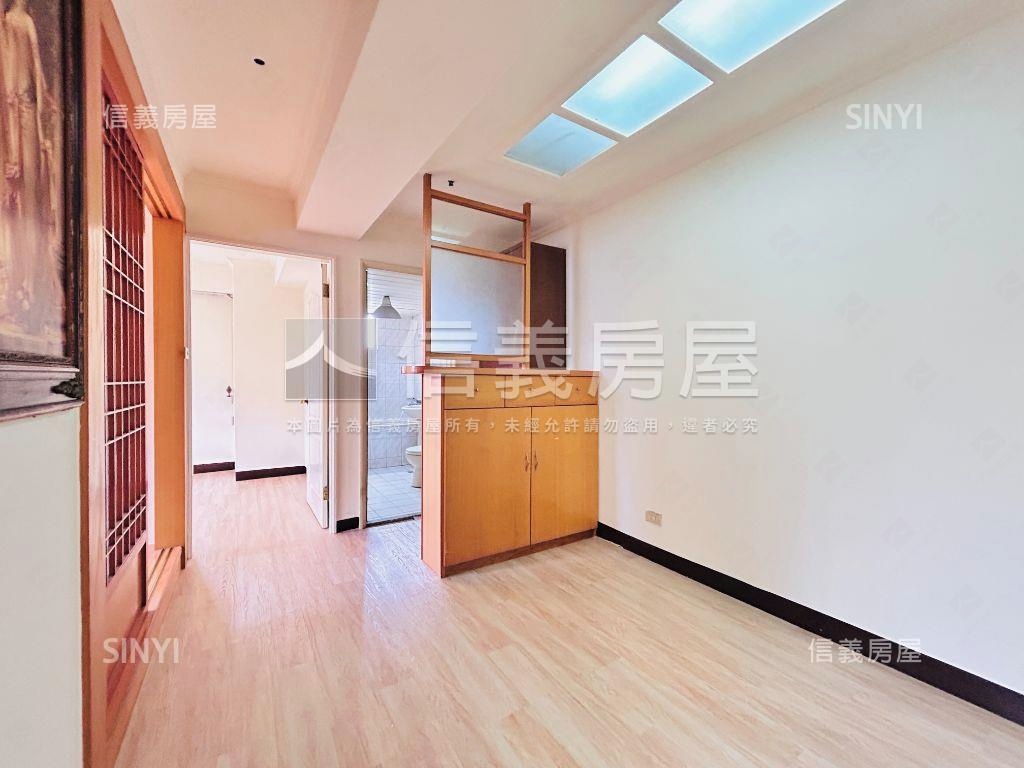 藝文特區蛋黃美裝兩房房屋室內格局與周邊環境