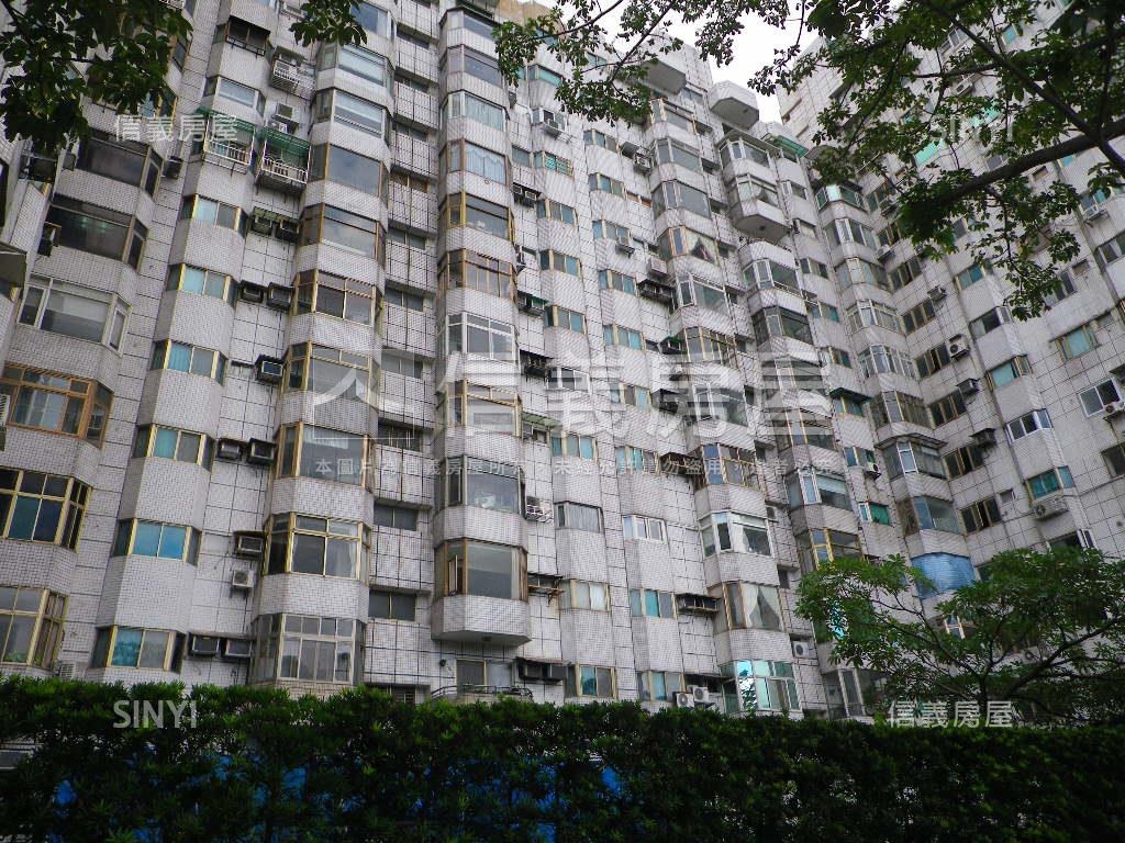 山河大地燙金店面房屋室內格局與周邊環境