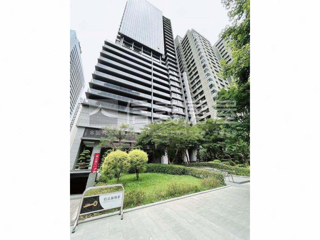 四季天韻！美裝潢露臺戶房屋室內格局與周邊環境