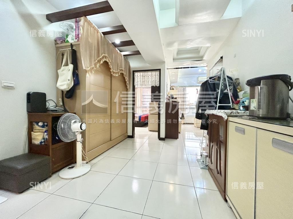 經典歐洲採光明亮三房車位房屋室內格局與周邊環境