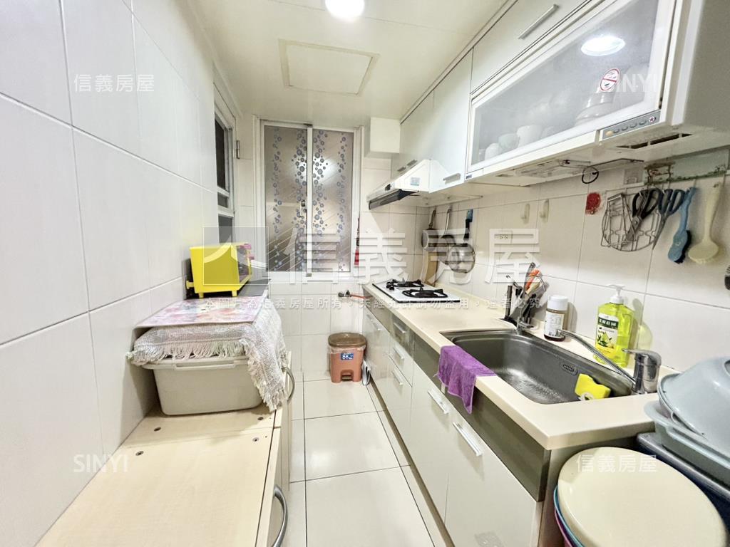 經典歐洲採光明亮三房車位房屋室內格局與周邊環境