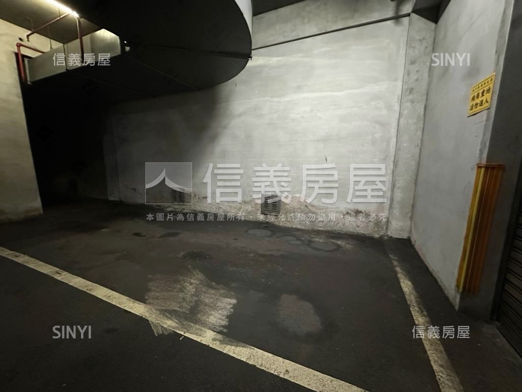 新中泰明亮舒適３房車位房屋室內格局與周邊環境