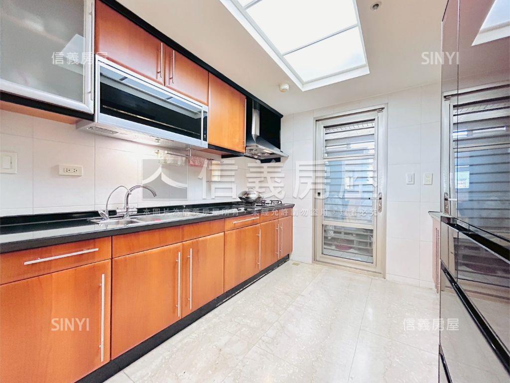 【遠東世界花園】三房車位房屋室內格局與周邊環境