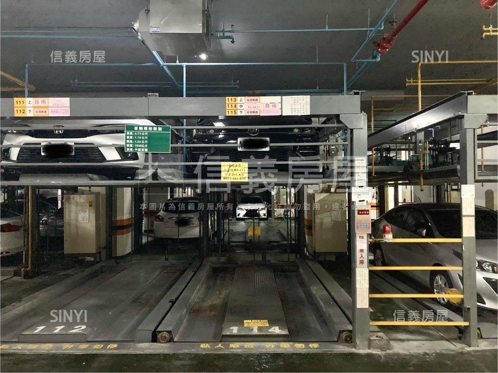 鎮金殿。坡道機械平移車位房屋室內格局與周邊環境