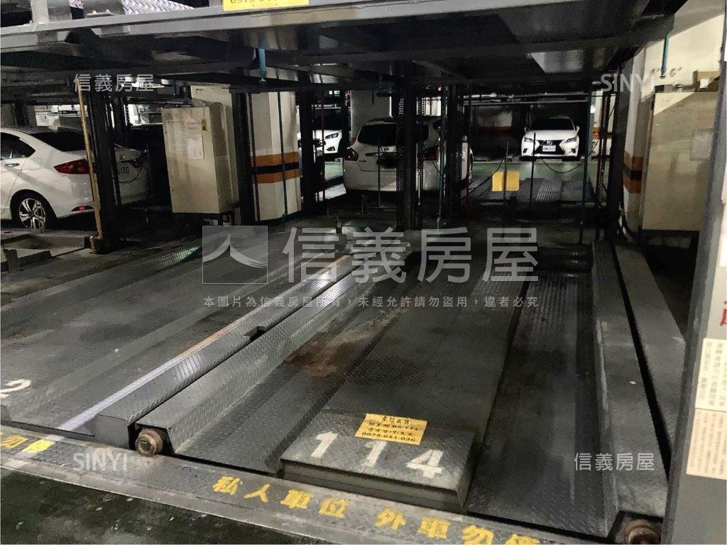 鎮金殿。坡道機械平移車位房屋室內格局與周邊環境