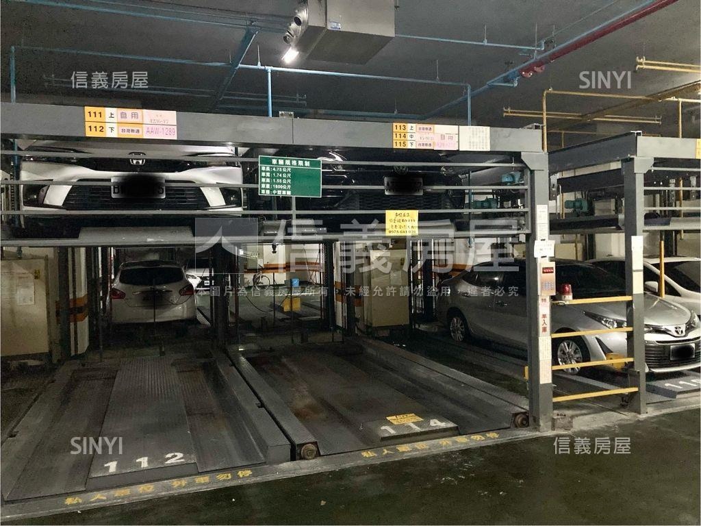 鎮金殿。坡道機械平移車位房屋室內格局與周邊環境