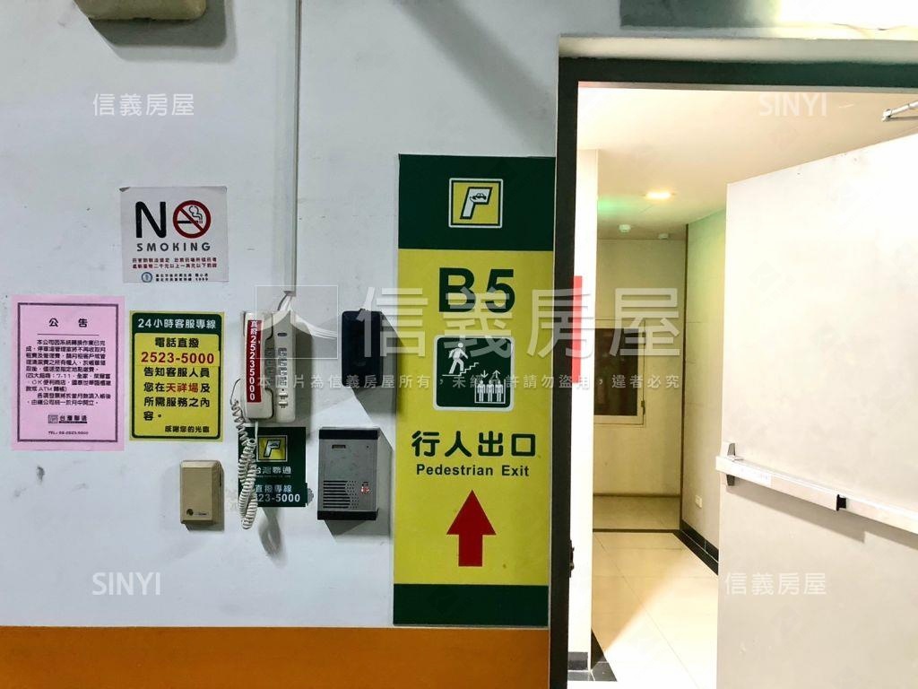 鎮金殿。坡道機械平移車位房屋室內格局與周邊環境