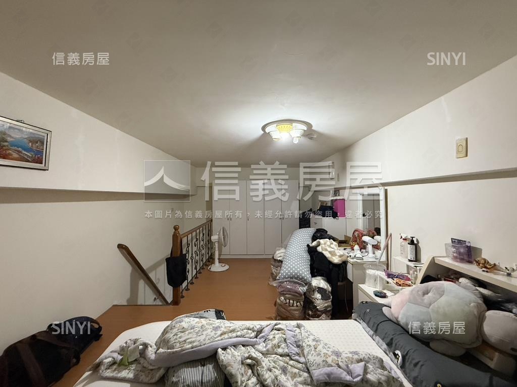 采舍近公園挑高小套房房屋室內格局與周邊環境