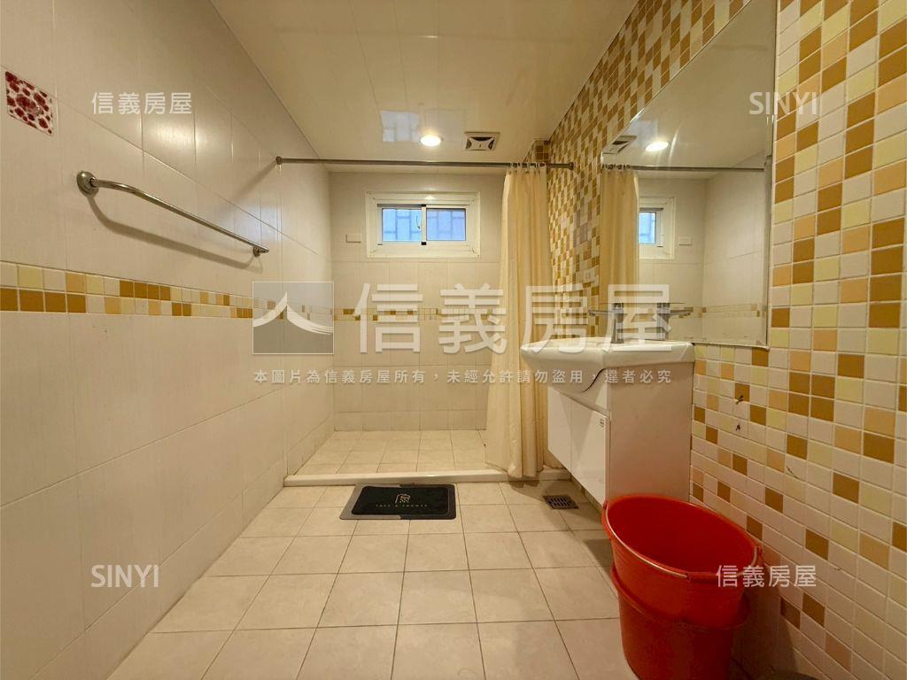 建平面寬車墅朝南舒適房屋室內格局與周邊環境