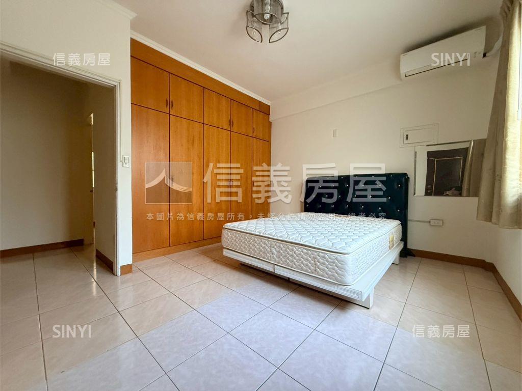 建平面寬車墅朝南舒適房屋室內格局與周邊環境