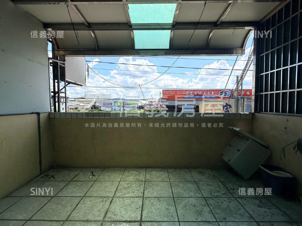鳳仁路店面住家兩相宜透天房屋室內格局與周邊環境
