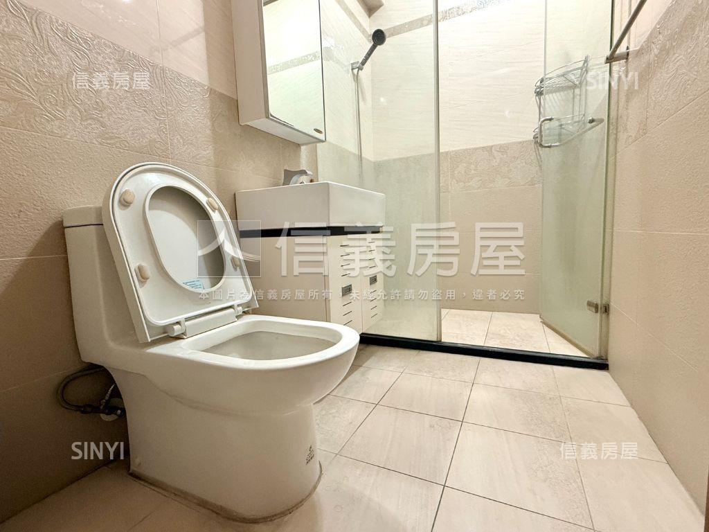 鳳仁路店面住家兩相宜透天房屋室內格局與周邊環境