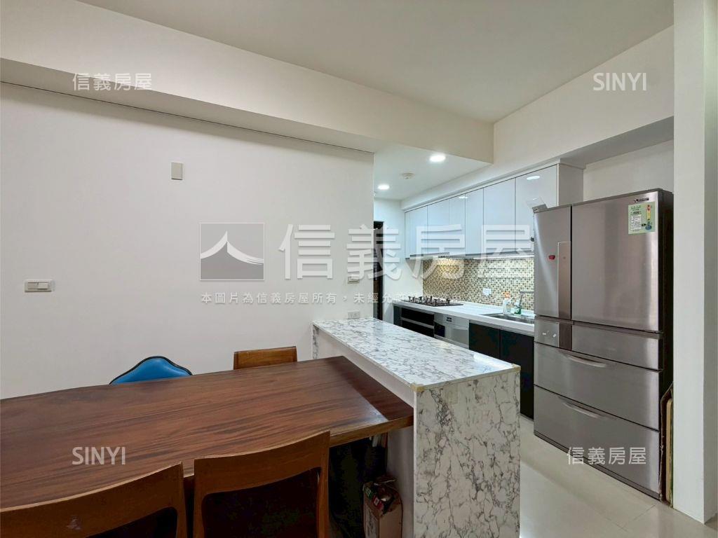 有謙邊間坐北朝南三房車位房屋室內格局與周邊環境