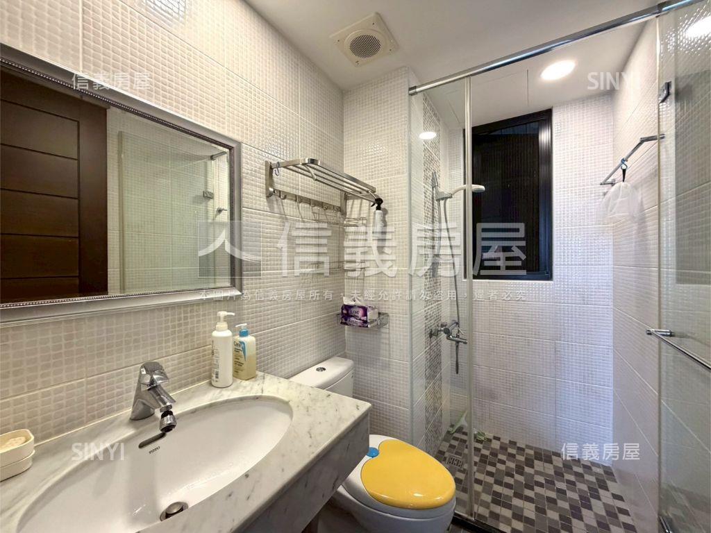 有謙邊間坐北朝南三房車位房屋室內格局與周邊環境