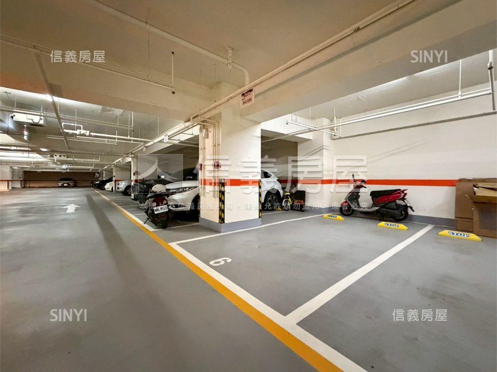 有謙邊間坐北朝南三房車位房屋室內格局與周邊環境