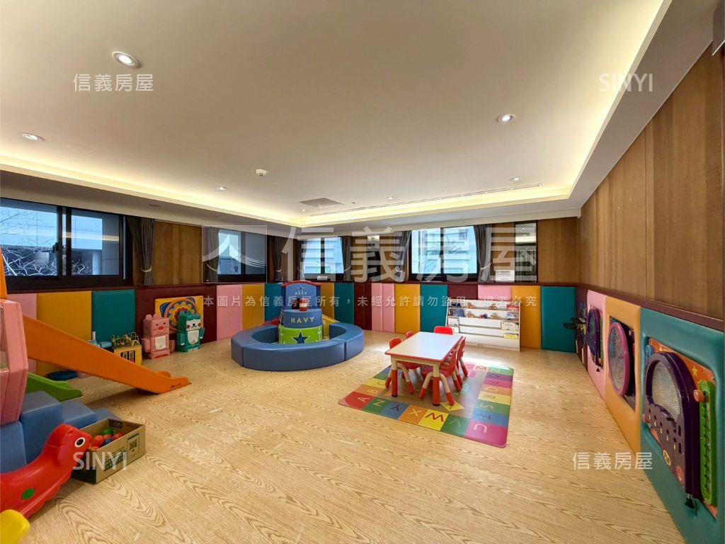 有謙邊間坐北朝南三房車位房屋室內格局與周邊環境