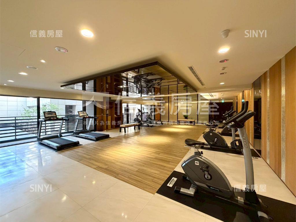 有謙邊間坐北朝南三房車位房屋室內格局與周邊環境