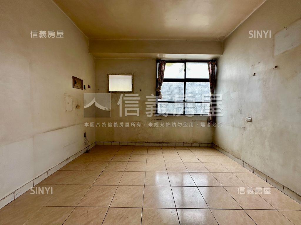 瑞隆便利居｜邊間採光透店房屋室內格局與周邊環境