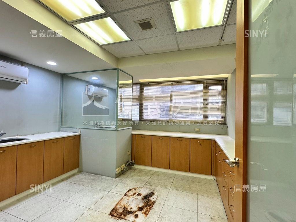 復北二樓角窗辦住房屋室內格局與周邊環境