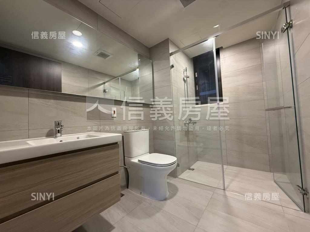 國泰ＭＯＳＴ四房雙平車房屋室內格局與周邊環境