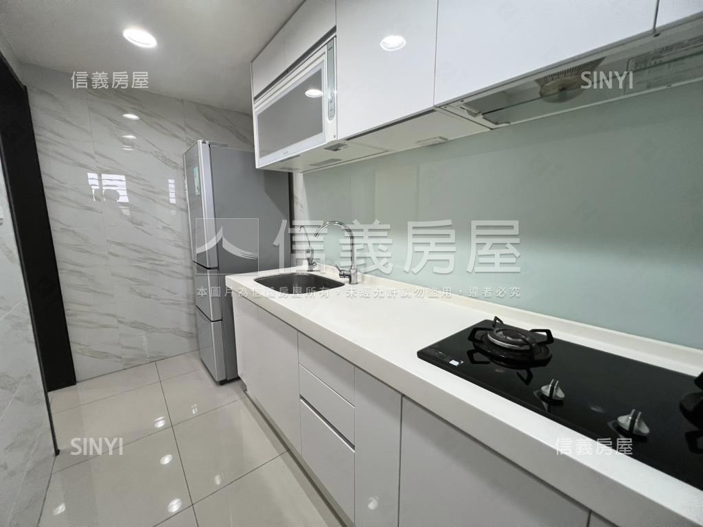 協和星視界次頂樓兩房車位房屋室內格局與周邊環境