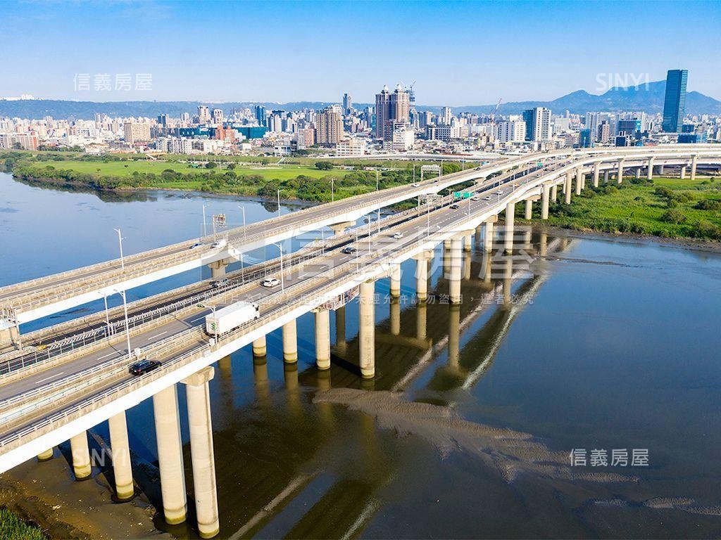 河濱采蝶明媚三房車位房屋室內格局與周邊環境