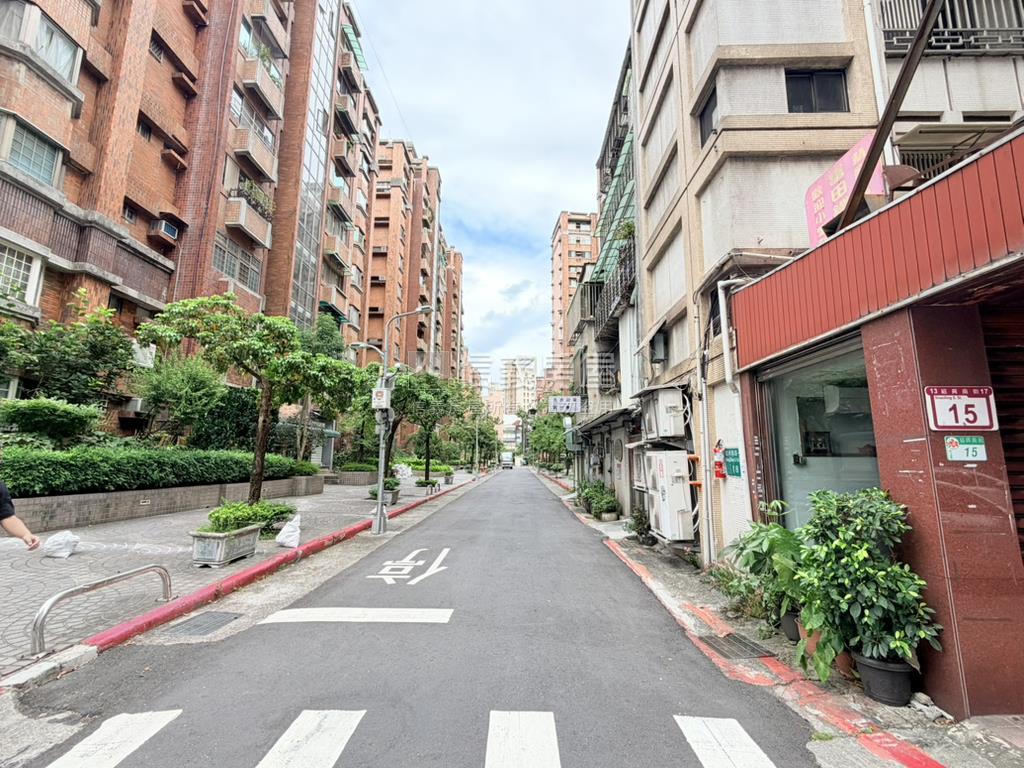 仁愛旭幸福兩房車位房屋室內格局與周邊環境