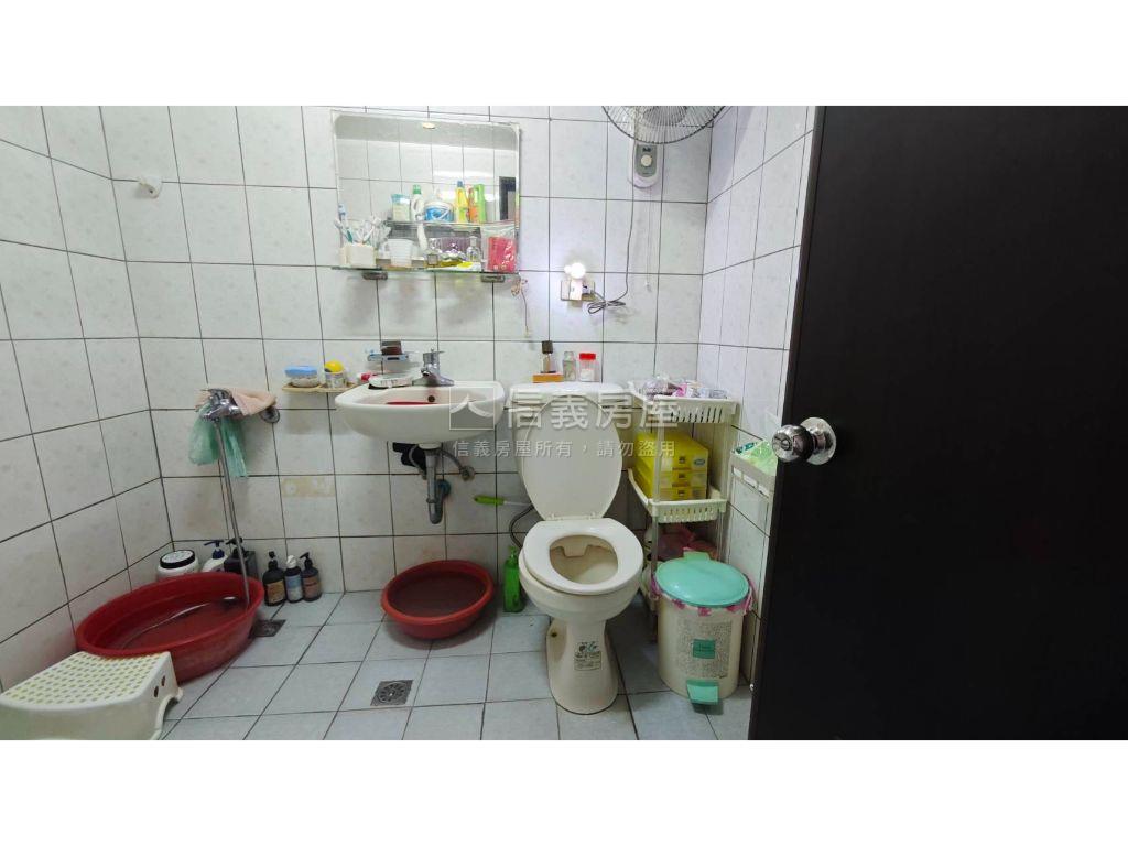 ☆實踐黃金庭院一樓房屋室內格局與周邊環境