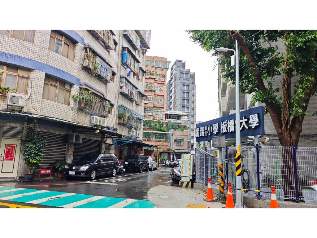 ☆實踐黃金庭院一樓房屋室內格局與周邊環境