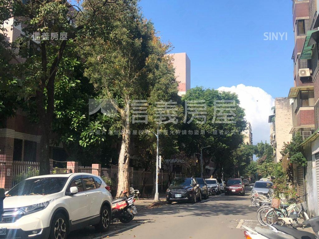 龍安龍門校園旁方正靓三房房屋室內格局與周邊環境