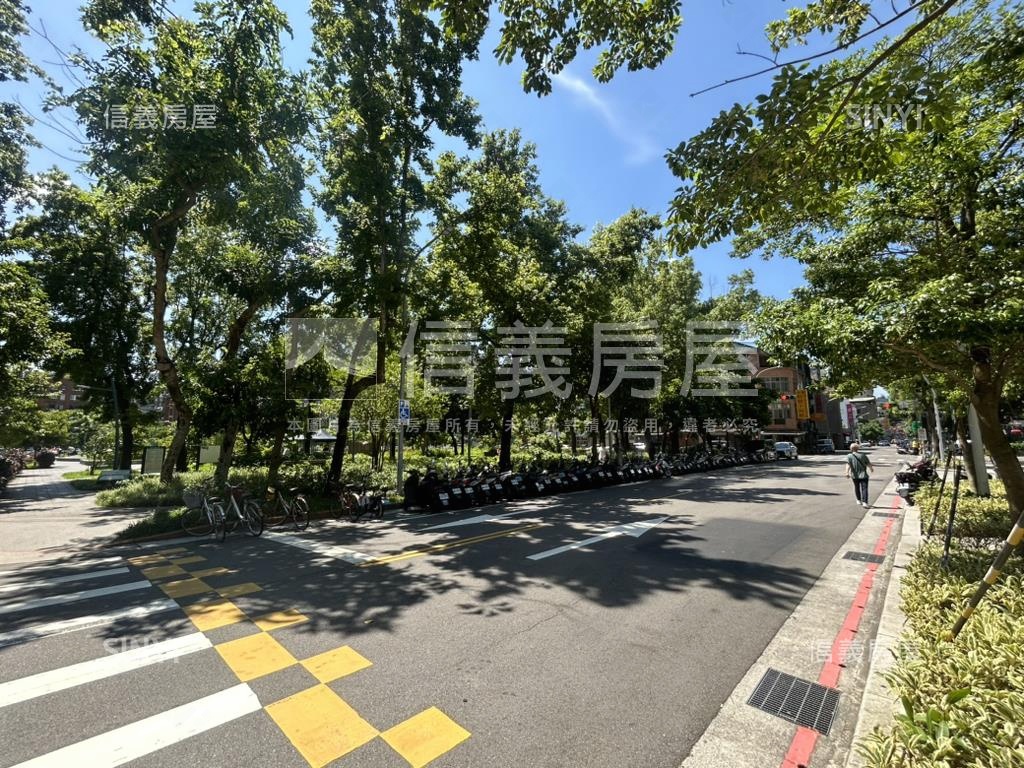 復興南京角窗金店房屋室內格局與周邊環境