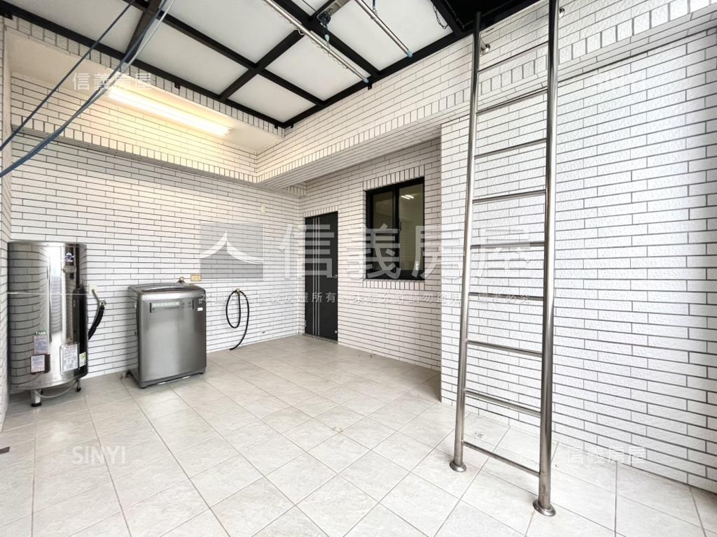 近南科間間套房傳統美墅房屋室內格局與周邊環境