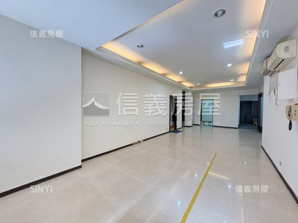 中央新村一層一戶四房車位房屋室內格局與周邊環境