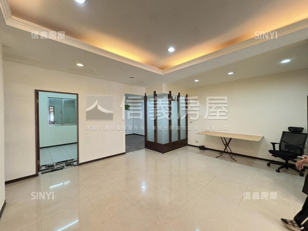 中央新村一層一戶四房車位房屋室內格局與周邊環境