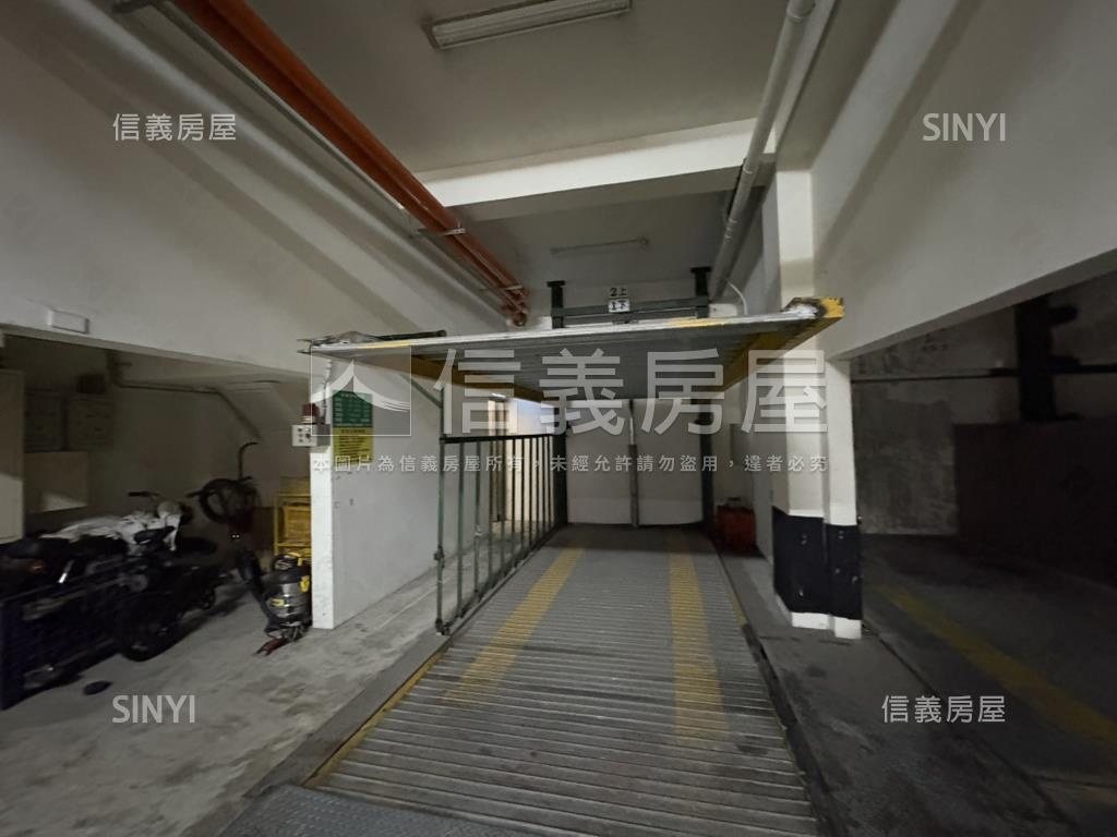 中央新村一層一戶四房車位房屋室內格局與周邊環境