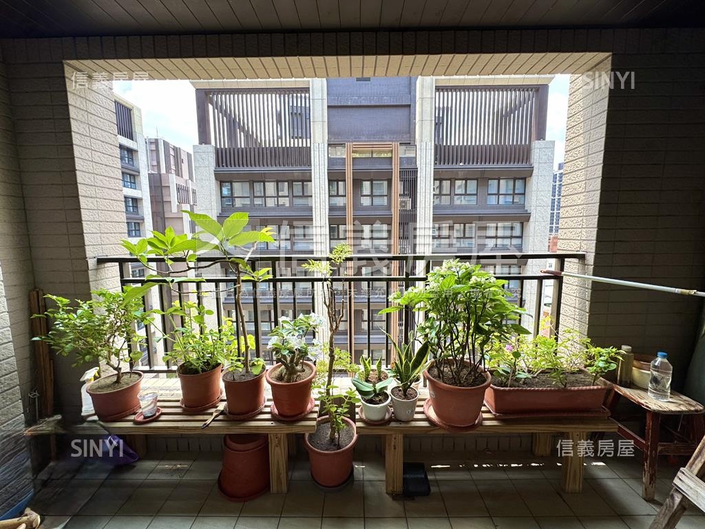 江翠捷運、一品四房車位房屋室內格局與周邊環境