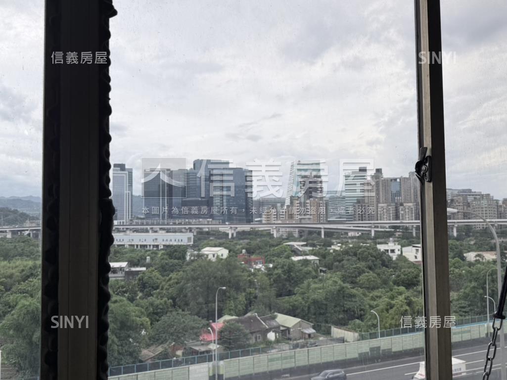 汐止康寧街大四房房屋室內格局與周邊環境