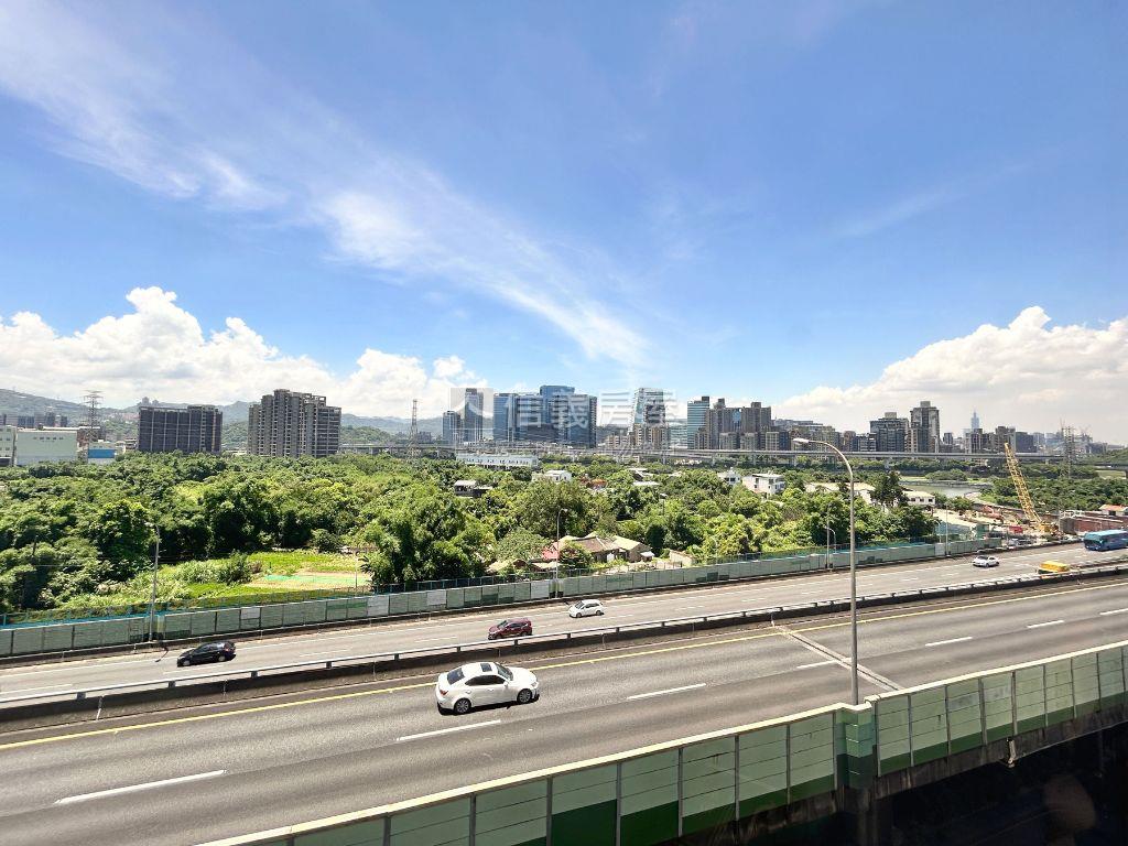 汐止康寧街大四房房屋室內格局與周邊環境
