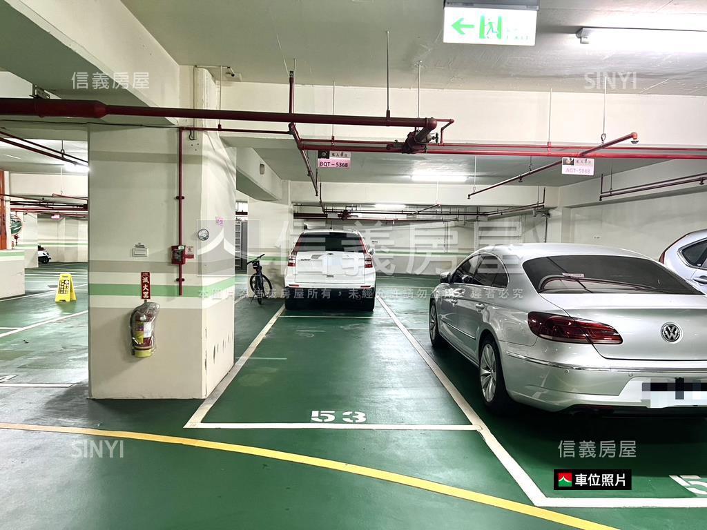 捷運～新時代３房平面車位房屋室內格局與周邊環境