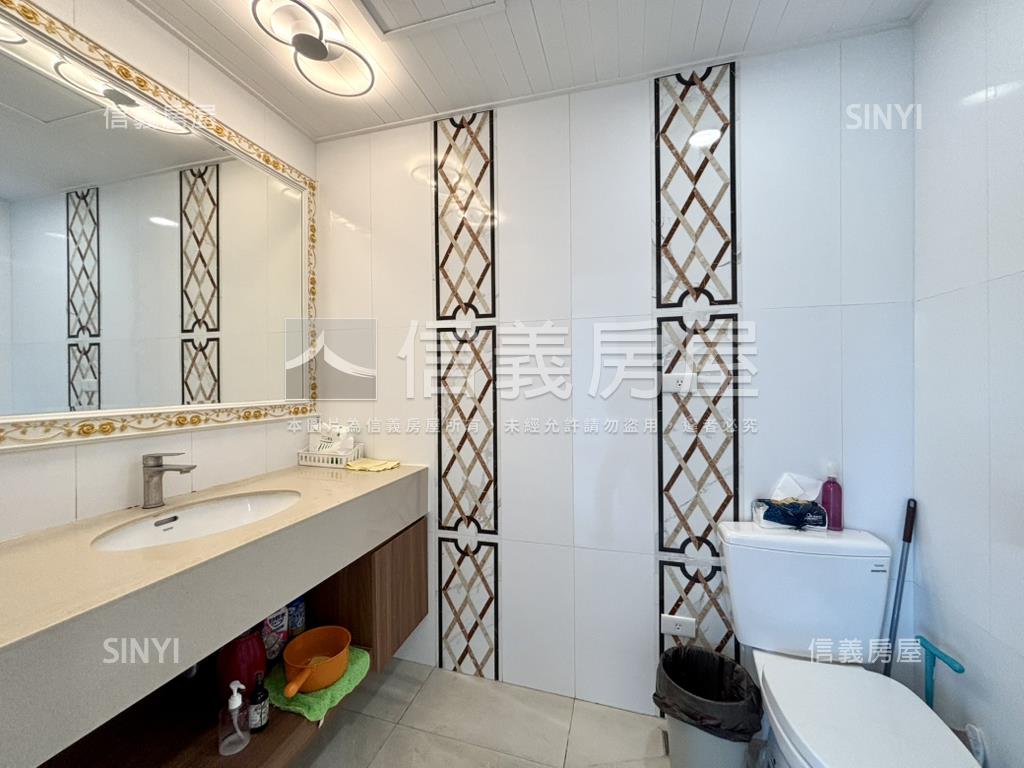 遠雄大面寬三角窗金鑽店面房屋室內格局與周邊環境