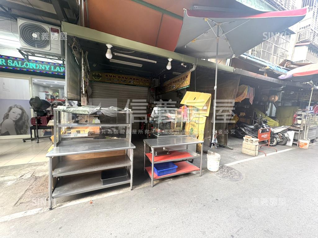 自重街一樓市場方正美店面房屋室內格局與周邊環境