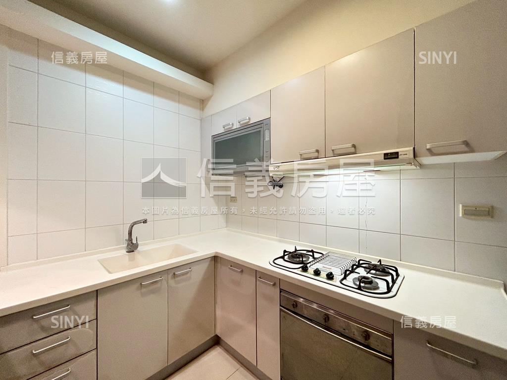 專任芬蘭高樓美三房房屋室內格局與周邊環境