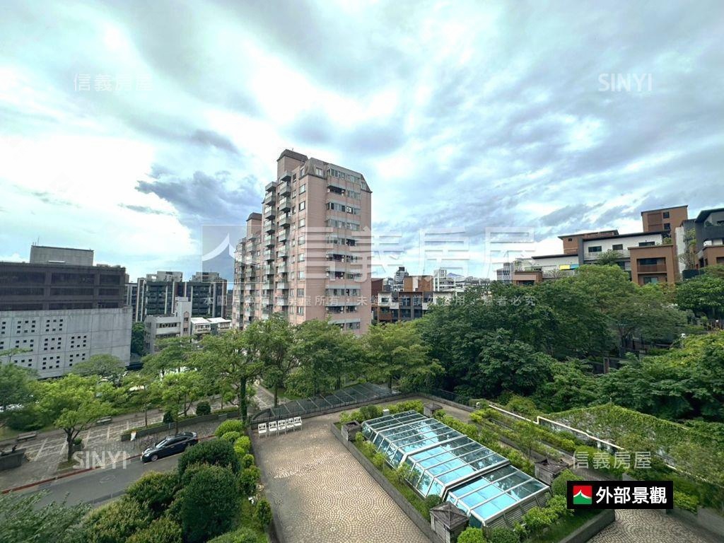 新光奇岩傑仕堡四房車位房屋室內格局與周邊環境