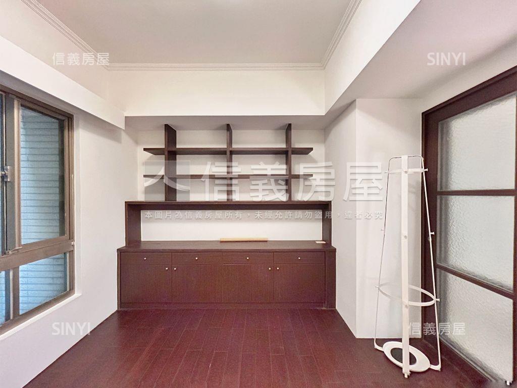 仙境傳說四房車位房屋室內格局與周邊環境